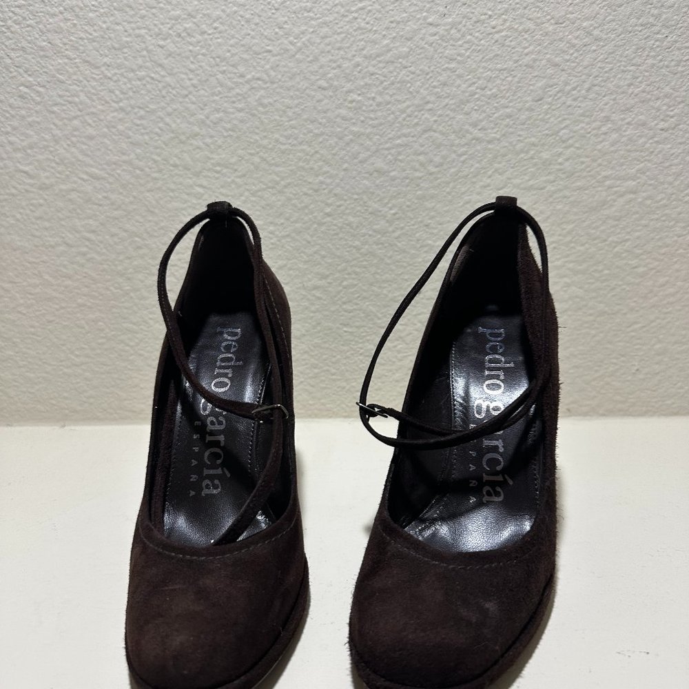 Pedro Garcia Suede pumps